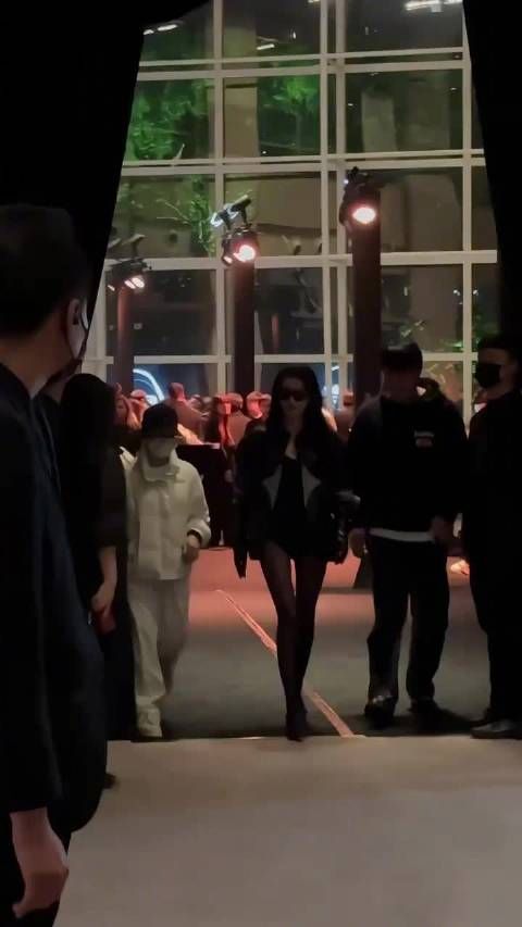 孙怡晒女儿身高，八岁大福近董子健肩膀