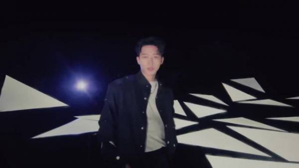 希林娜依高张晚意林允合唱惊艳亮相