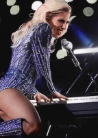 Lady Gaga亮相超级碗中场秀
