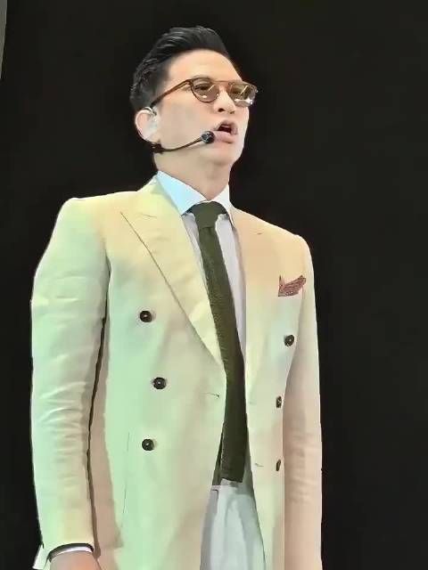 陈慧琳香港演唱会嘉宾居然是影帝张家辉