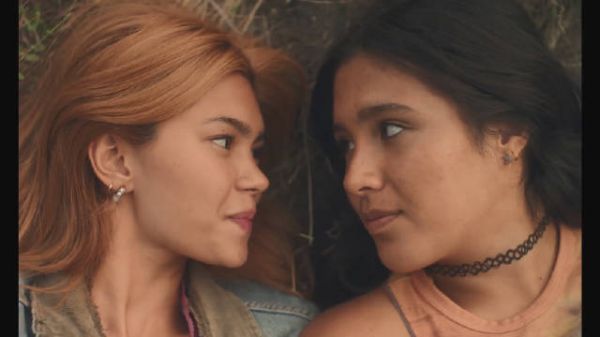 海莉·清子首导电影《女孩喜欢女孩》发预告，聚焦少女情感成长