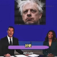 狗出来没笑，两个主持人笑翻了我笑了