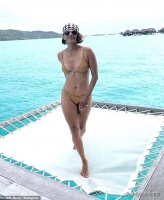 马上60岁的哈莉·贝瑞依然能打：谁说女人过了50就没戏了？