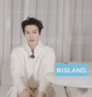 王艳儿子球球回应进圈传闻：给大家留个悬念吧