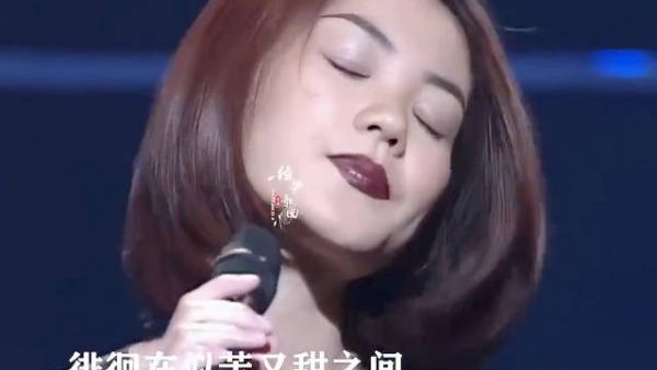 年少时不觉得王菲长得怎么样,多年回头看原来王菲这么漂亮