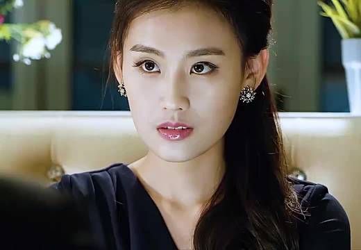 女孩用男友的骨灰做成了花瓶,结果诡异事件频频发生