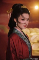 女演员王楚然首登春晚，不到20秒绝美镜头涨粉超65万