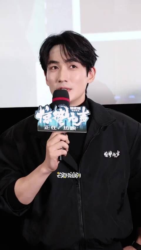 哈哈哈哈哈 朱一龙说家里是诗诗，外面是师姐（杨幂） 有人懂朱老师的梗吗