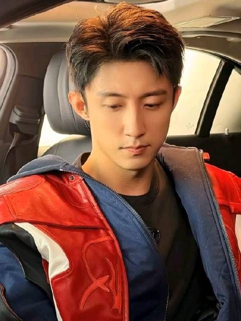 黄景瑜《飞驰人生》肌肉角色获赞，力量感提升安全感