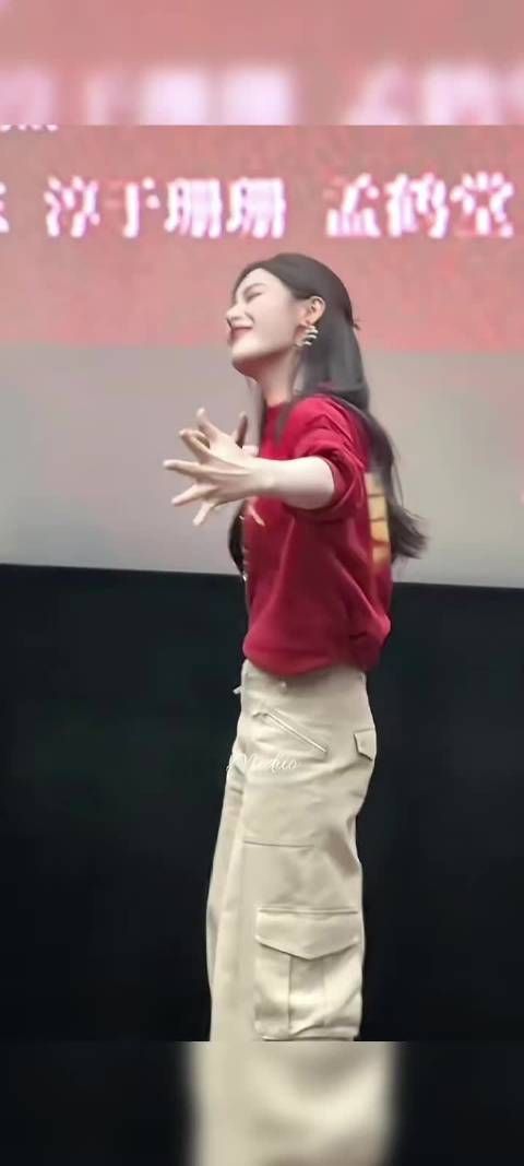 阿育娅跳刀马啦 跳的真好,君君就是全面,真的好棒,想看她多跳