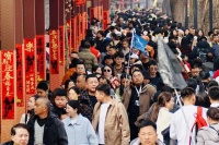 人山人海迎财神！北京荷花市场初五年味拉满