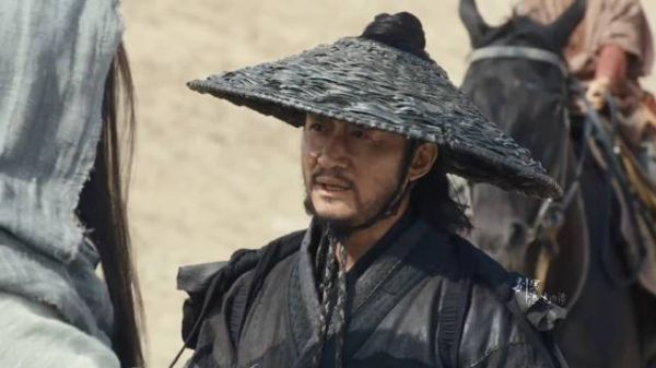 吴京央视频采访展现真实自我，镖人演技突破获赞