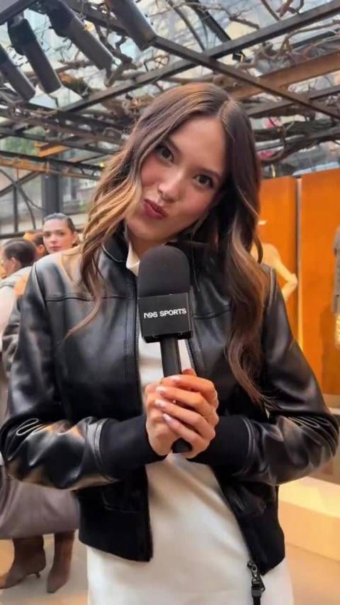 刚拿完一金两银的谷爱凌无缝参加米兰时装周,还向媒体展示了她自学的意大利语