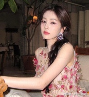 白鹿带剧组韩国团建，被骂没边界感？凭实绩随心所欲怎么了