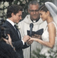 赞达亚与荷兰弟疑似婚照曝光 交换戒指画面甜度拉满