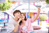 已婚女人同意你触这个地方，说明就是对你动心了，要注意