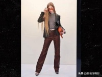 决裂后彻底放飞？马斯克21岁女儿亮相巴黎，大胆着装反击亲爹