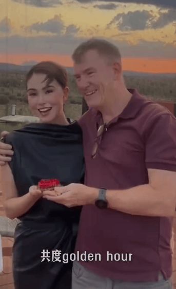 昆凌为父亲庆生。