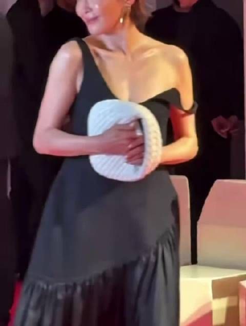 宫泽理惠，今年52岁