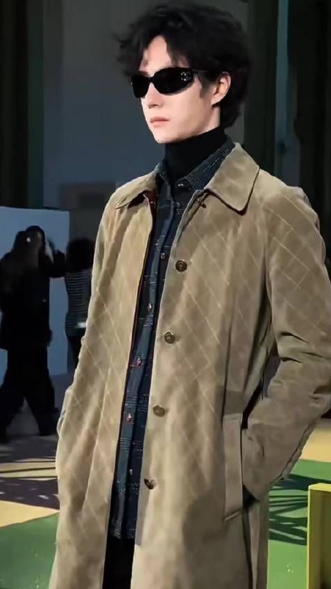 王一博未来道路铺满鲜花掌声