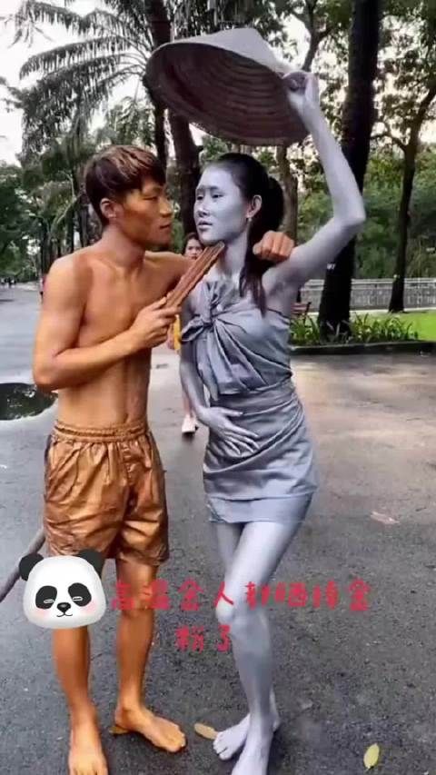 生活不易，金人都晒的掉金粉了