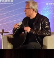 黄仁勋称普通中国人一生充满痛苦磨难