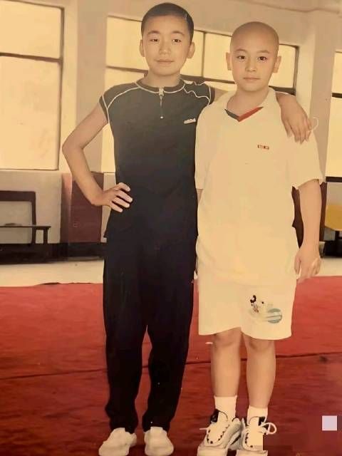 王宝强喊小4岁释小龙师叔，少林辈分规矩严