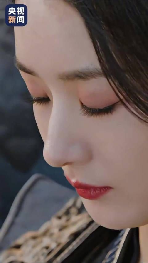 祥龙抬首！古装群像抬头cut气场全开