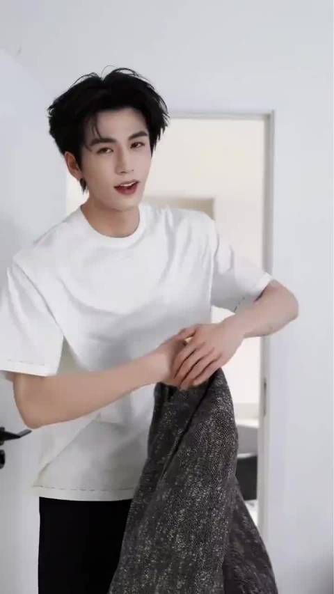 张凌赫的牛塑人设就这样一次次被自己坐实 逐玉 张凌赫 谢征 搞笑