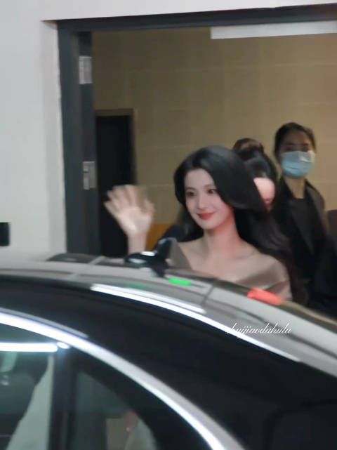 还有这个！大美女中的大美女