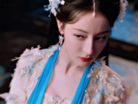 迪丽热巴贺思慕灵界女打一她来了