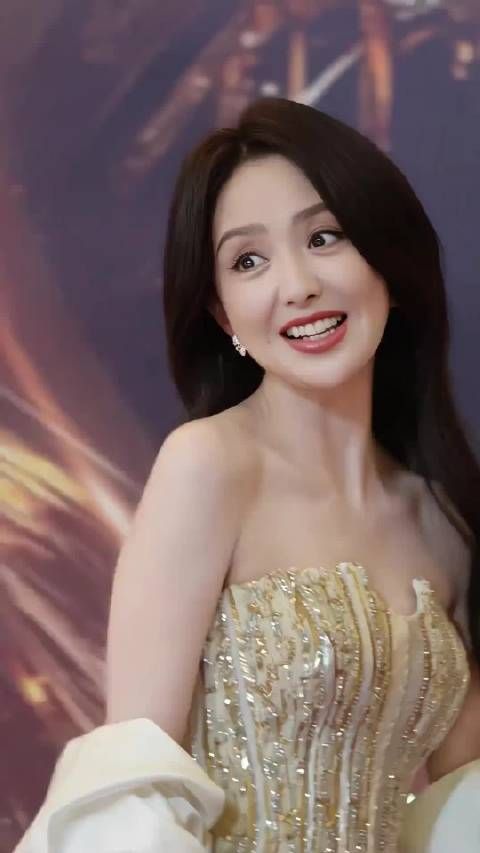 佟丽娅妈妈好美