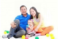 香港知名演员举行设灵仪式，因突发脑出血离世，留下11岁女儿