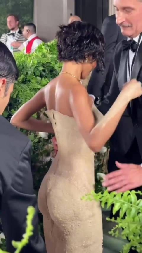 “你见过用沙土做的裙子吗”