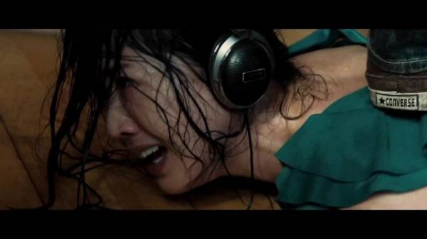 女子被花式折磨,只因她罪有应得