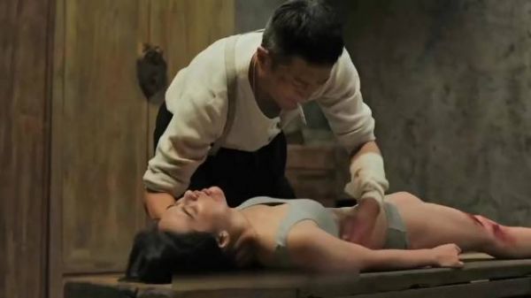 古天乐饰演毒枭，够狠，这是高圆圆吗