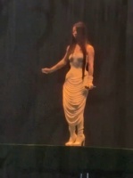 单依纯翻唱李白引争议，李荣浩回应无需赔偿