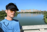 严屹宽谈“粉底液将军”争议 鼓励张凌赫接受质疑，努力跟自己赛跑