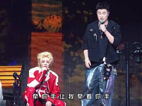 陈赫和鹿晗没想到私底下关系这么好,陈赫幽默,能带着鹿晗也快乐吧