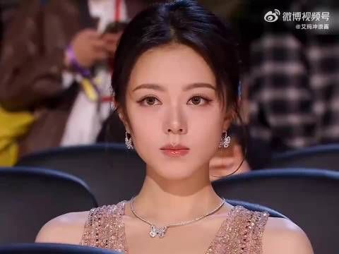 好可怕的打光,第一次这么直观女明星有多抗镜头!