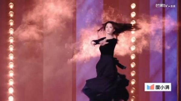 李小冉初舞台赢得实至名归,黑天鹅跳舞完全被惊艳,长得好看跳得更好看!