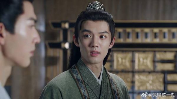 燕临见谢危直接下跪 听到燕临口中的话，谢危瞬间明白