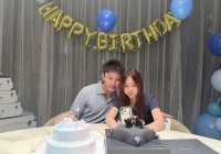 42岁贾乃亮生日获得女儿甜馨暖心陪伴，低调温馨的父女互动成为关注焦点。