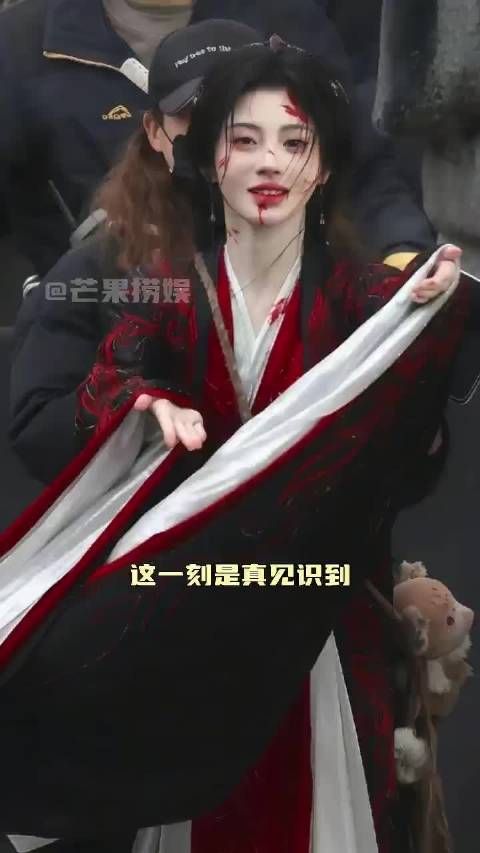 “演员、歌手鞠婧祎真的一直在给我们带来惊喜”