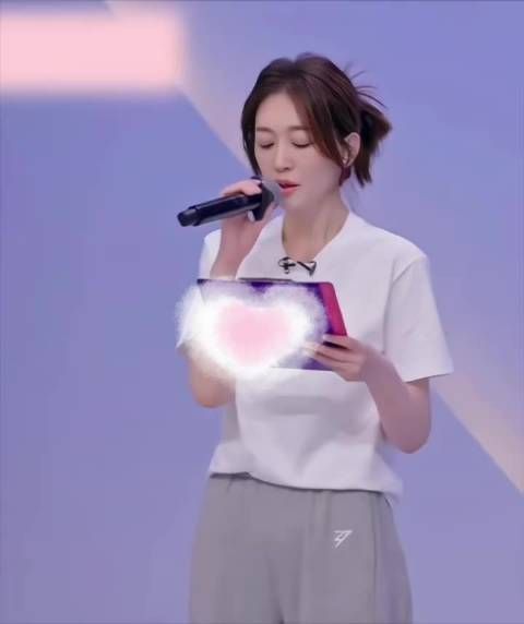 李小冉二公小考演唱《我会等》进步显著