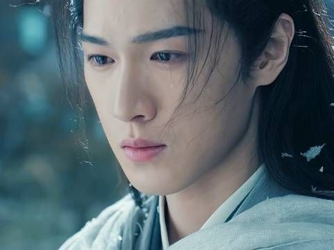 这段眼神戏堪称神来之笔