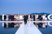 电影融合时尚 2026北京国际电影节光影风尚开幕大秀举行