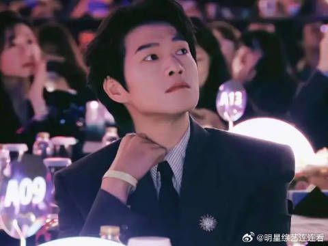 正是憋不住笑的年纪