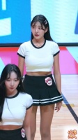 韩国篮球比赛的拉拉队演出，这篮球宝贝的身材真是太完美了