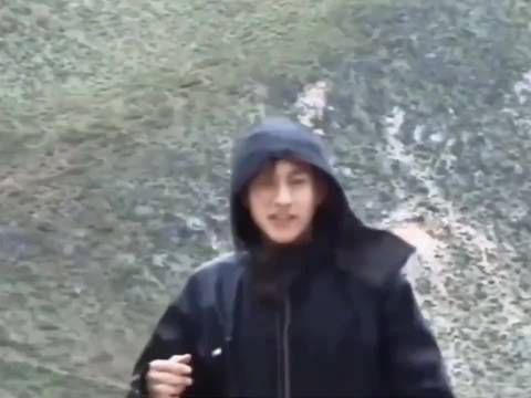 没想到东哥年轻的时候也是个文艺男！